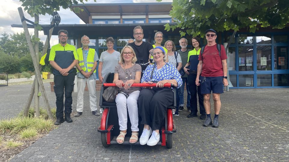 Teilnehmende beim Rikscha Training